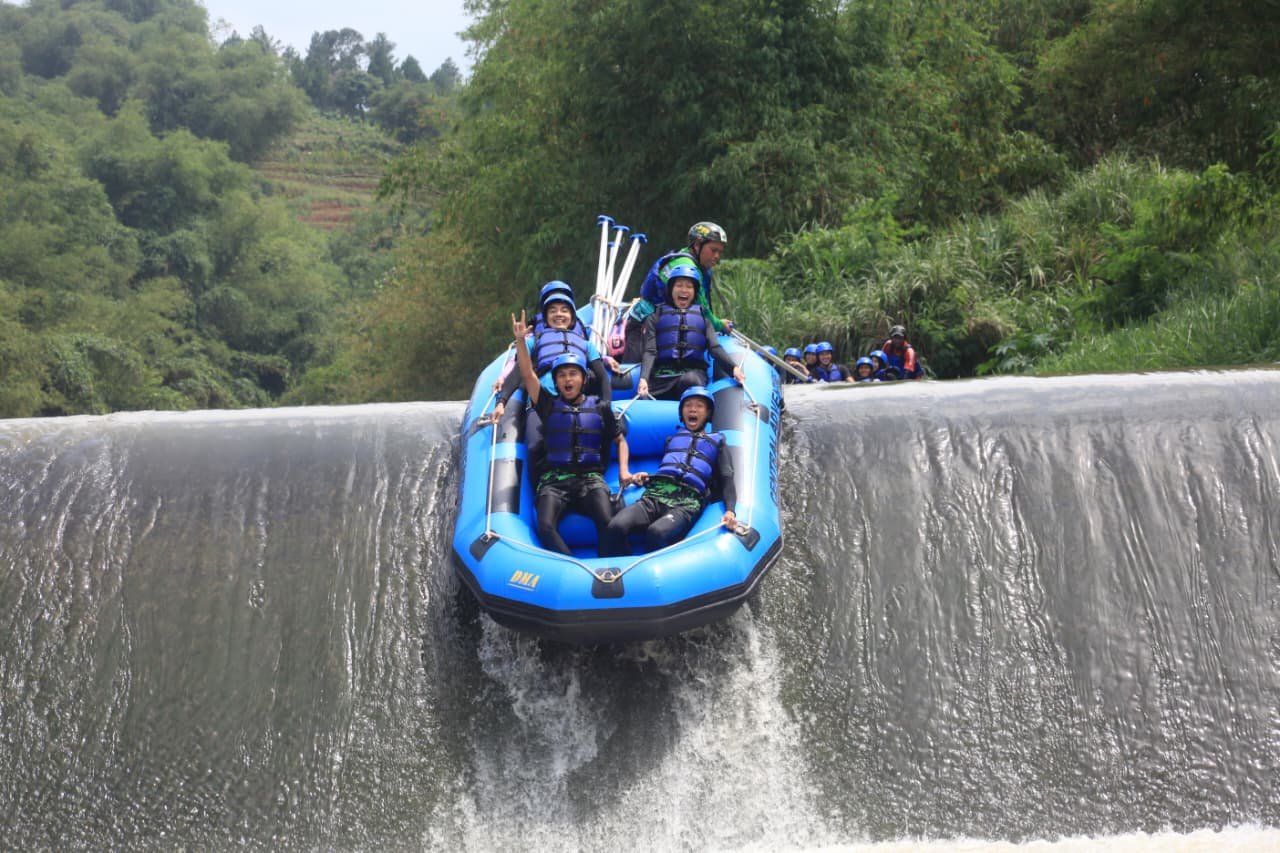 Rafting Jeram Adrenalin
